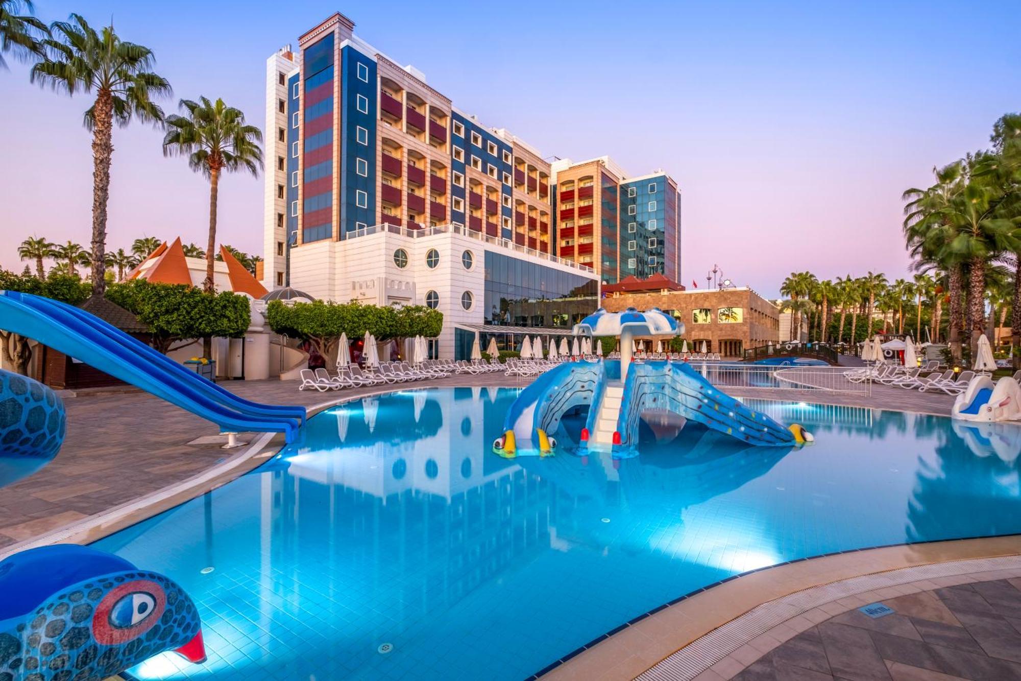 Kamelya Aishen Club & Aqua Ultra All Inclusive Kids Concept Side Exterior foto Royal Holiday Palace